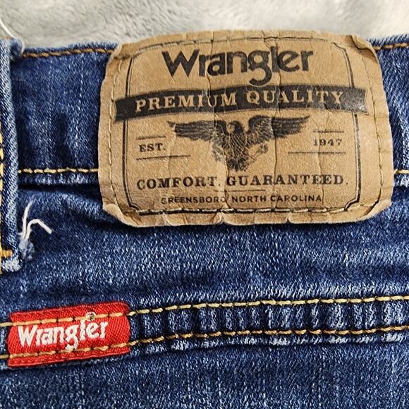 Wrangler Jeans Mens 38/30 Blue Distressed Slim Straight Leg Stretch Denim Casual - Picture 3 of 11